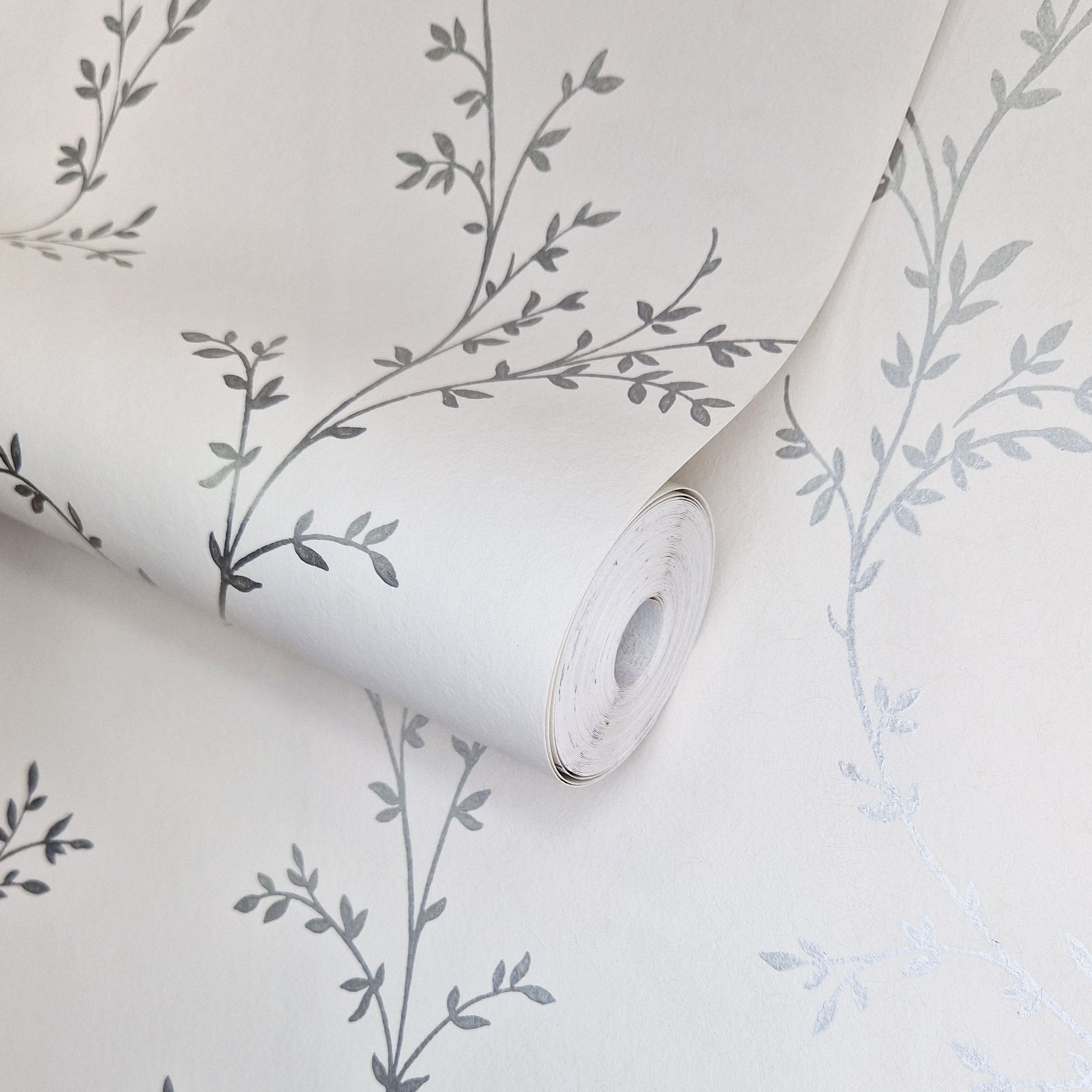 Milton Silver Luxury Leaf Wallpaper