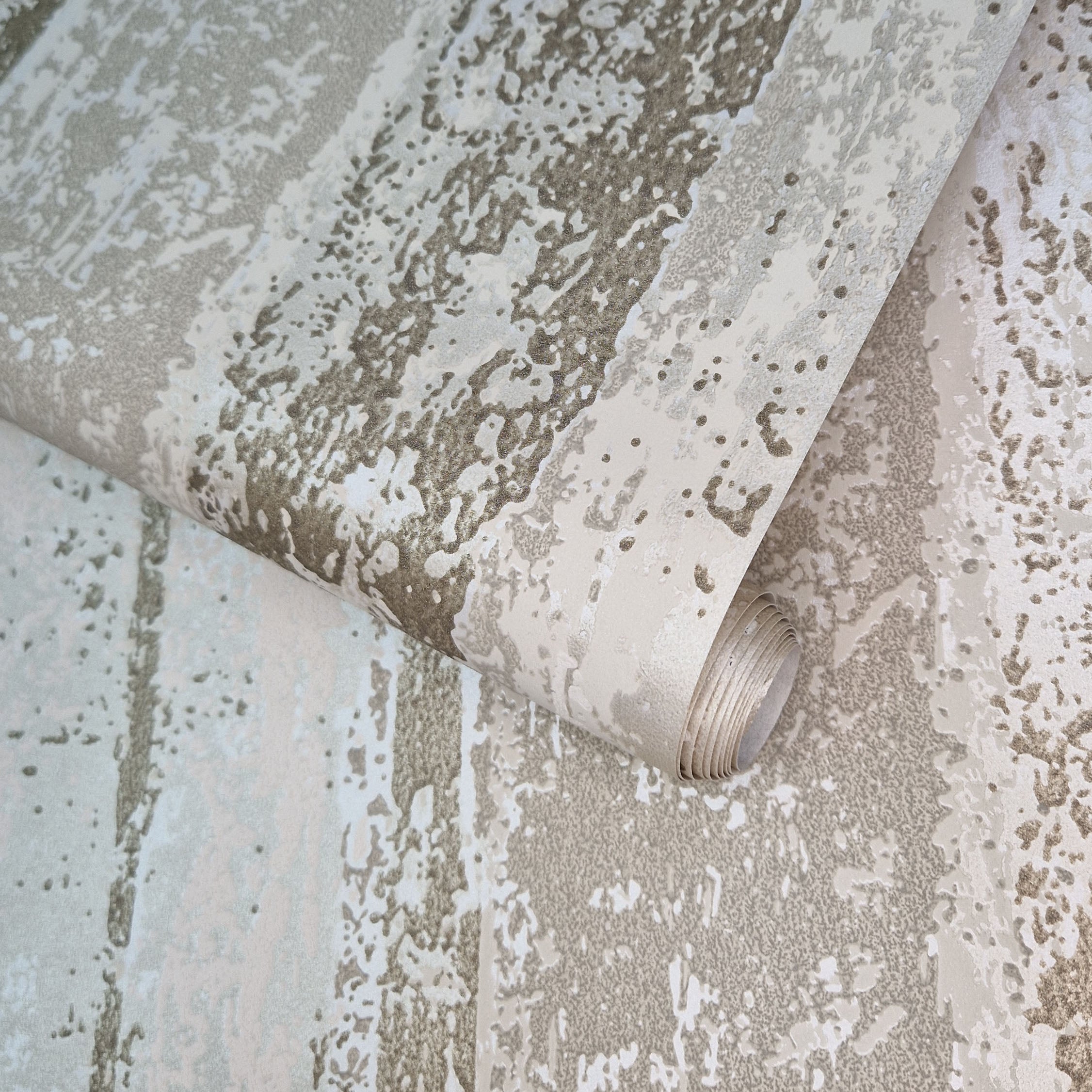 Linea Gold Luxury Striped Wallpaper