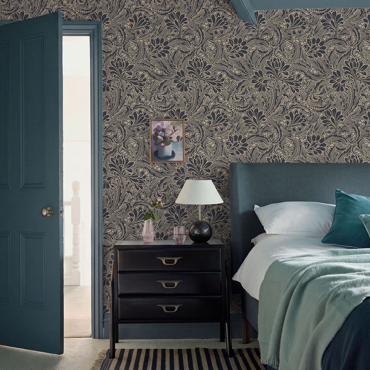 V&A Eden - Midnight Black and Gold Wallpaper