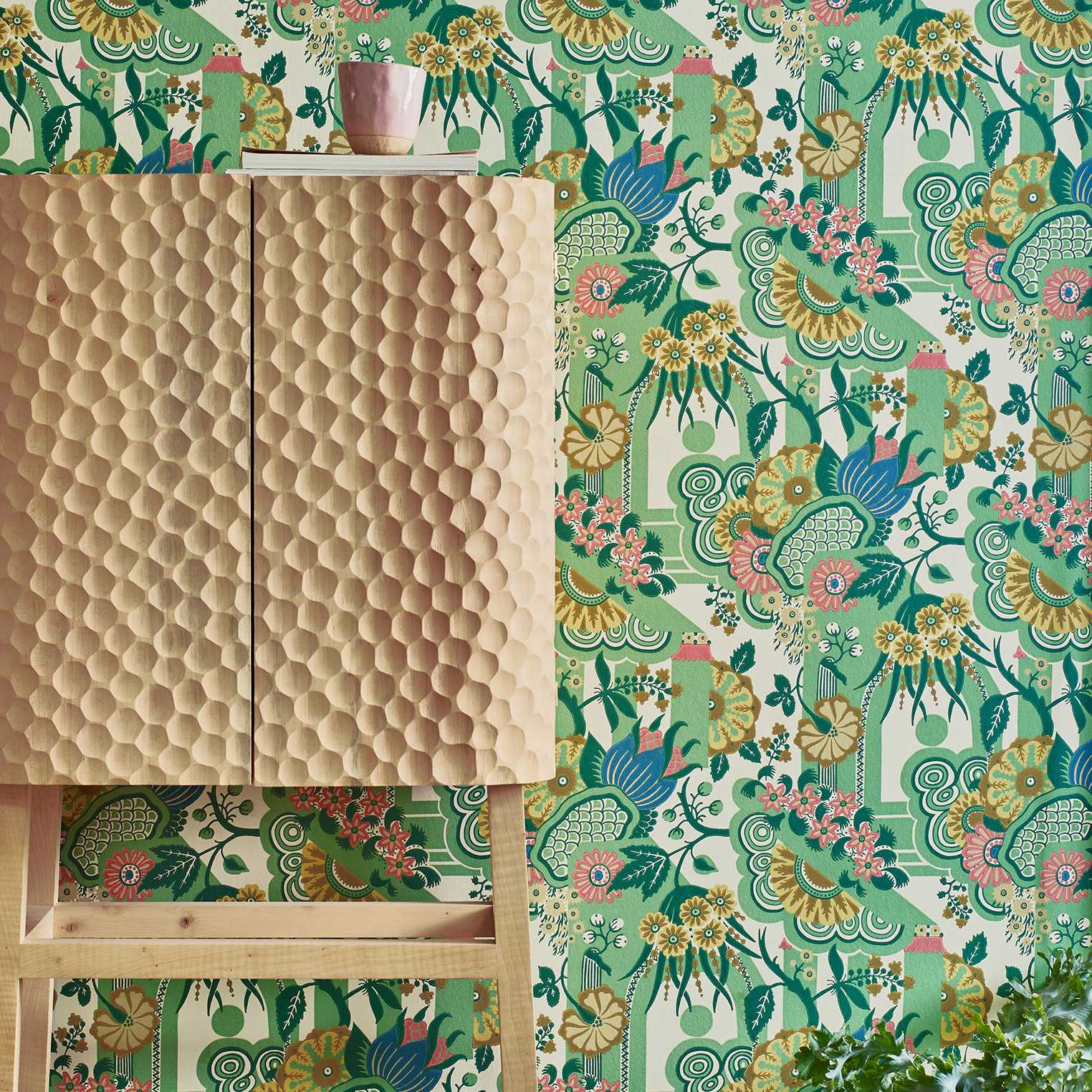 V&A Pineapple Garden - Verde Green Wallpaper