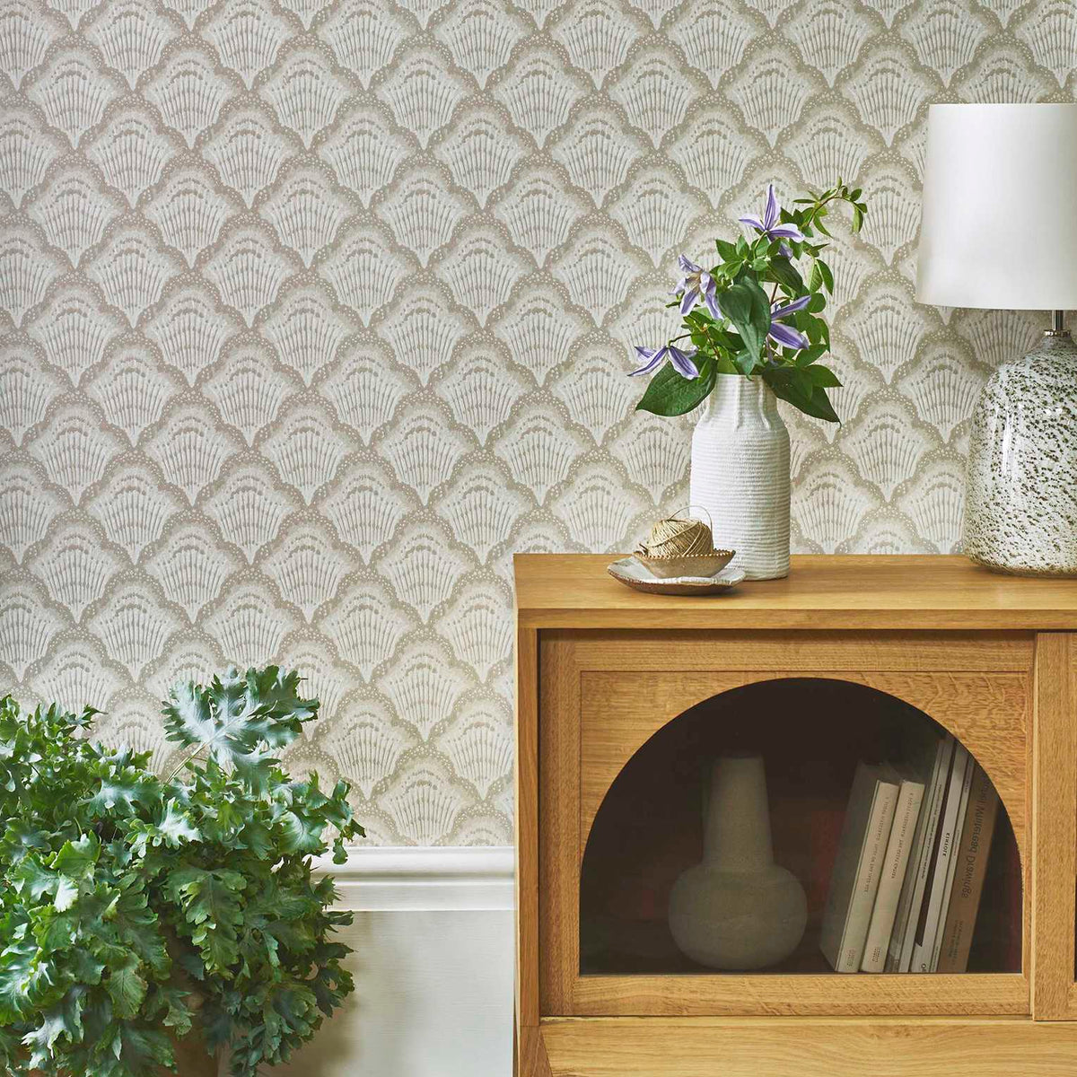Calico Shell - Ivory | V&A Wallpaper | 1838 Wallcoverings