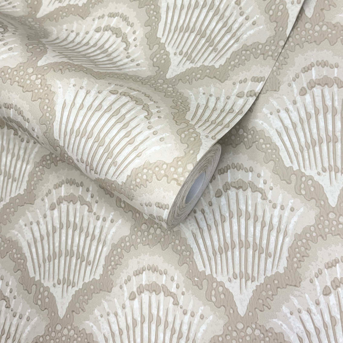 V&A Calico Shell - Ivory Wallpaper