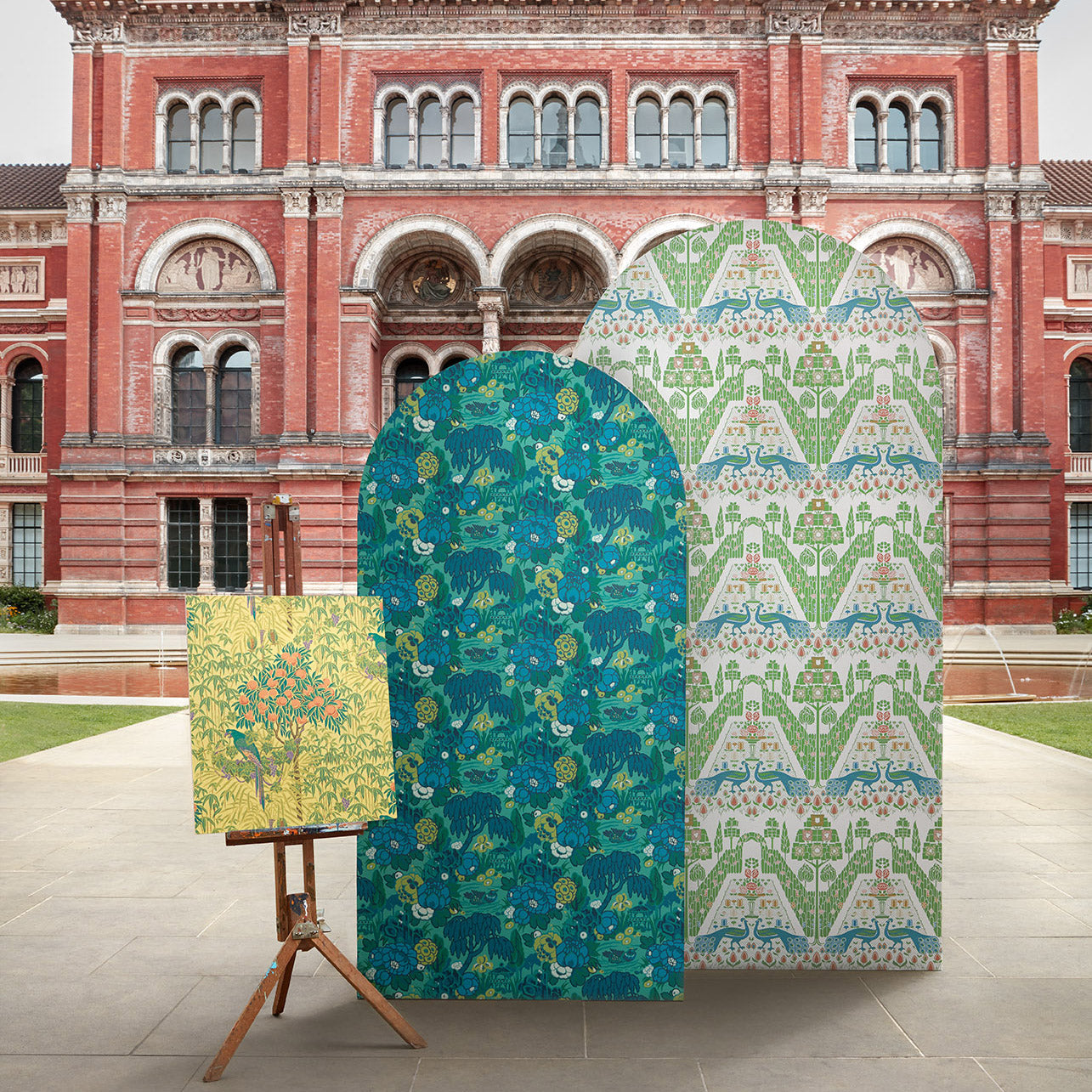 V&A Macaw - Olive Green Wallpaper